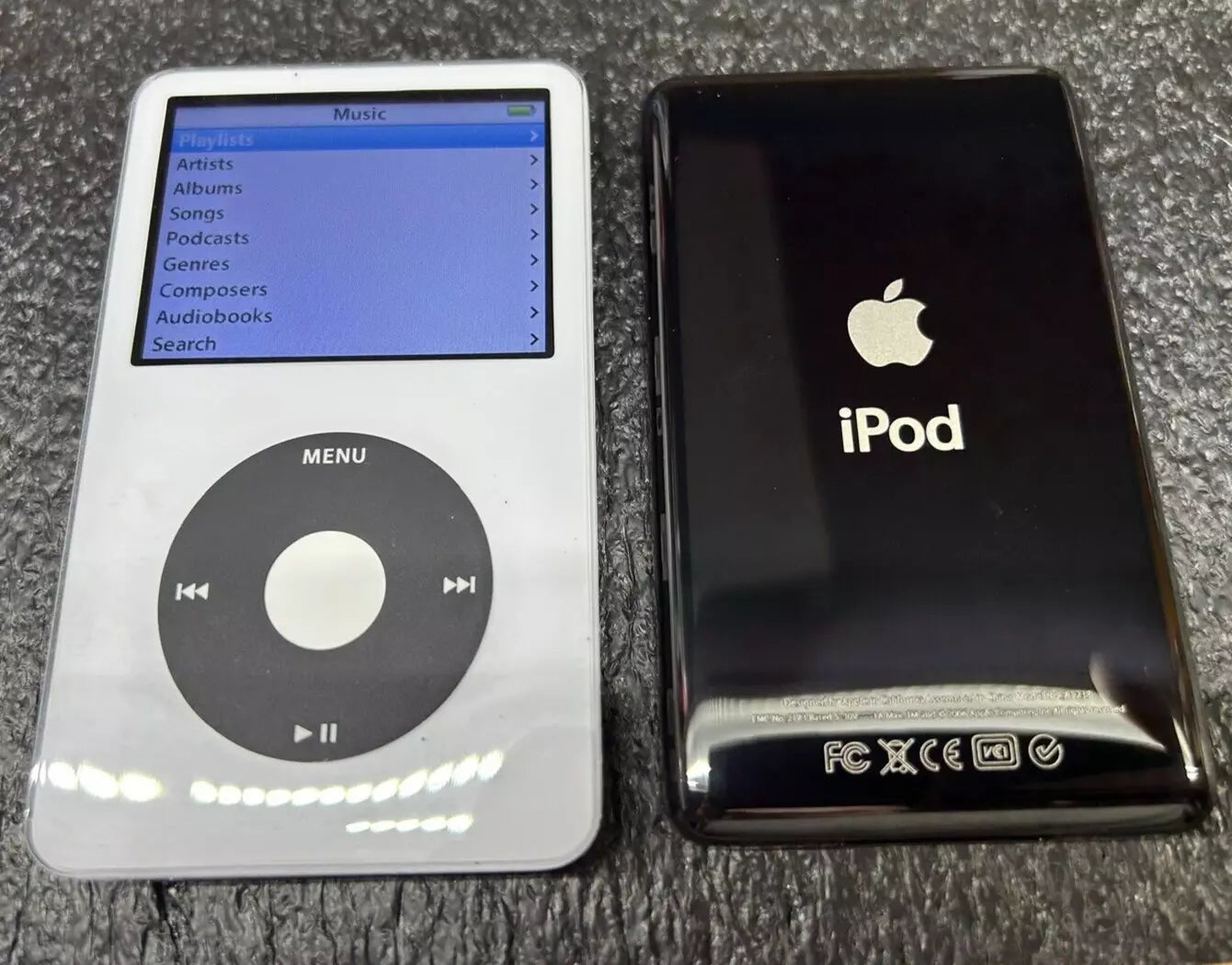 Bluetooth modded Apple iPod Classic 5.5th White  Upgraded with 2TB SSD, Custom Media Player , USB C mod upgrade (2TB 3000 mAh)